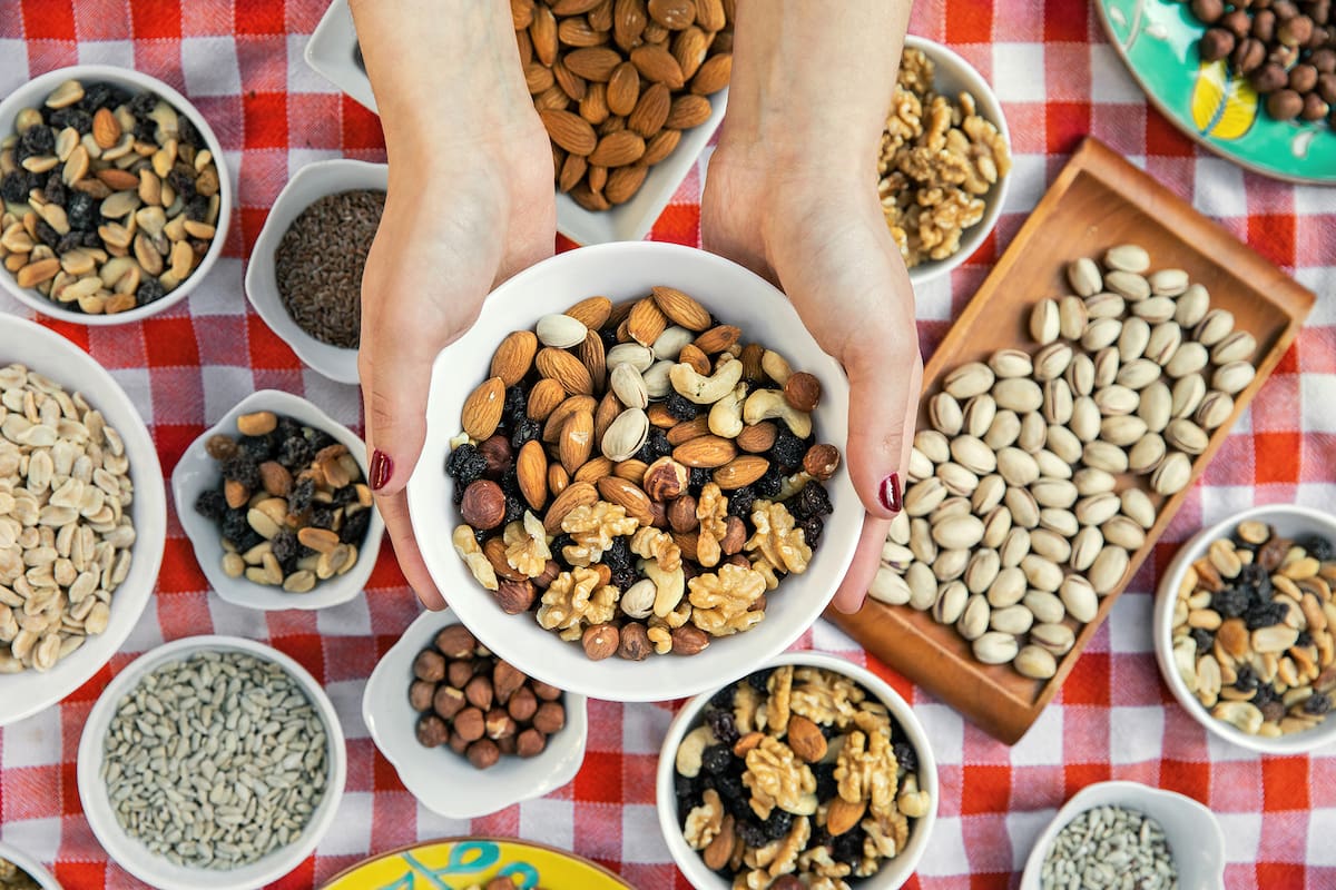 Los frutos secos son ricos en grasas saludables, proteínas y fibra