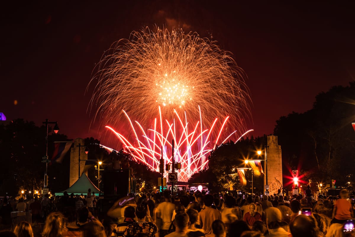 Los fuegos artificiales suelen ser protagonistas de la celebración del 4 de julio en Estados Unidos; imagen ilustrativa que muestra un festejo en Filadelfia, Pensilvania