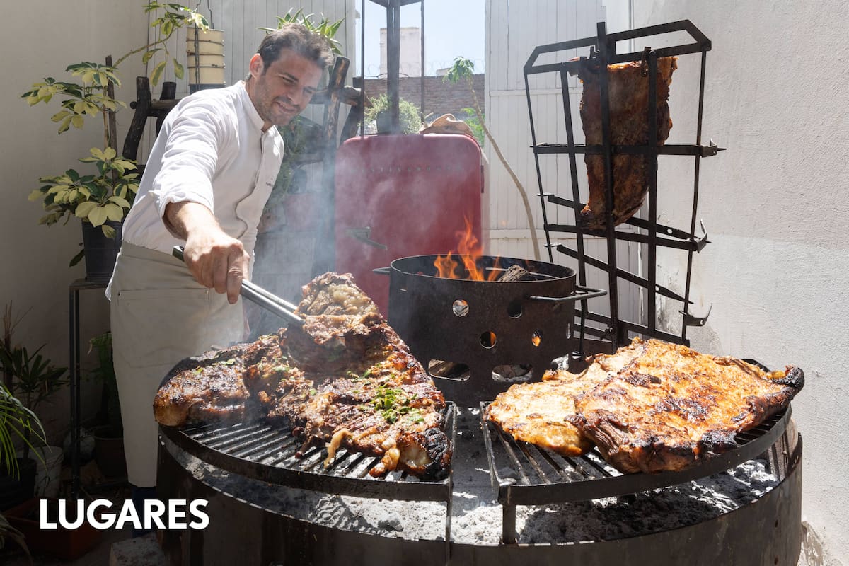 Los fuegos y la carne que se desgrasa lento están muy presentes en la cocina de Agustín Kuran