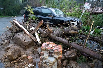 Los fuertes vientos y abundantes lluvias ocasionaron daños, aun sin cuantificar, en el sur de California