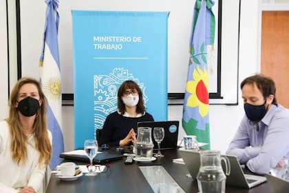 Los funcionarios bonaerenses en la reunión de esta mañana