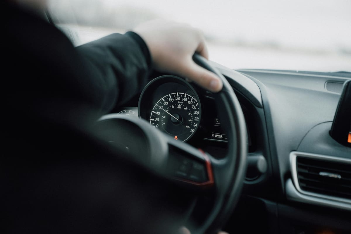 Los funcionarios de transporte en el sur de California están probando una nueva forma de hacer que los conductores reduzcan la velocidad