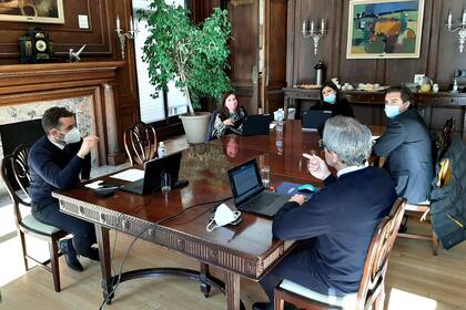 Los funcionarios del Ministerio de Economía y el staff técnico del Fondo en Washington