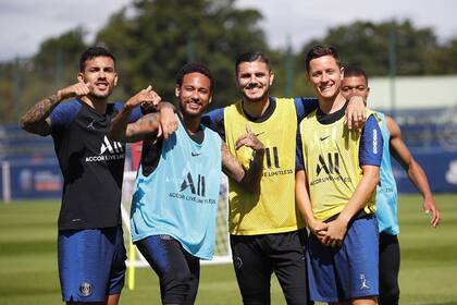 Los futbolistas del PSG se divierten fuera de los entrenamientos. Crédito: Instagram