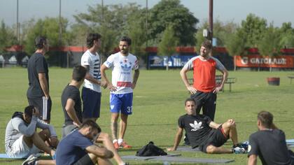 Los futbolistas, enojados con la dirigencia