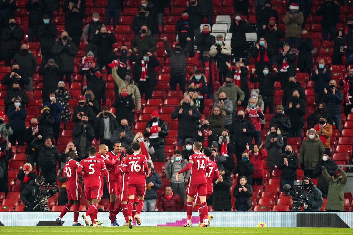 Los futbolistas tuvieron la oportunidad de escuchar el aliento del público en un encuentro ante Wolves. Crédito: Twitter