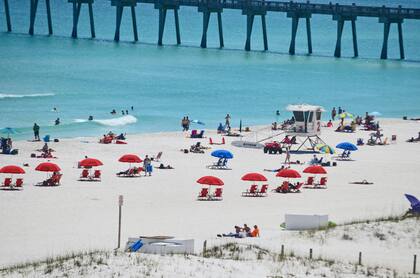 Los gemelos desaparecieron mientras nadaban en una playa de Galveston, Texas