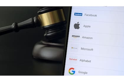 Los gigantes de internet pasaron de estar en la mira de la justicia a convertirse en una cuestión de Estado para la administración Biden