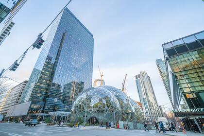 Los gigantes invierten cada vez más en crear ellos mismos sus tecnologías; los riesgos de una mayor concentración de los recursos