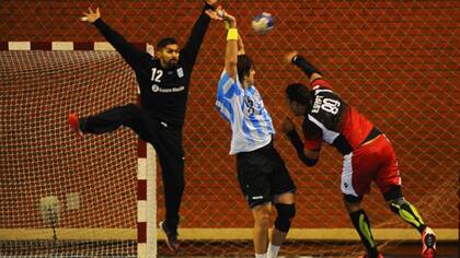 Los Gladiadores empataron con Egipto