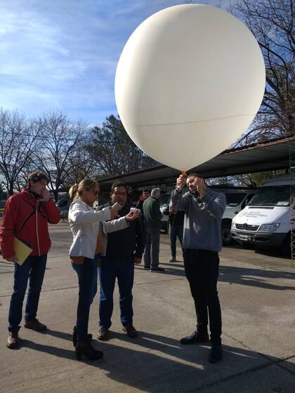 Los globos sonda miden el perfil vertical de la atmósfera