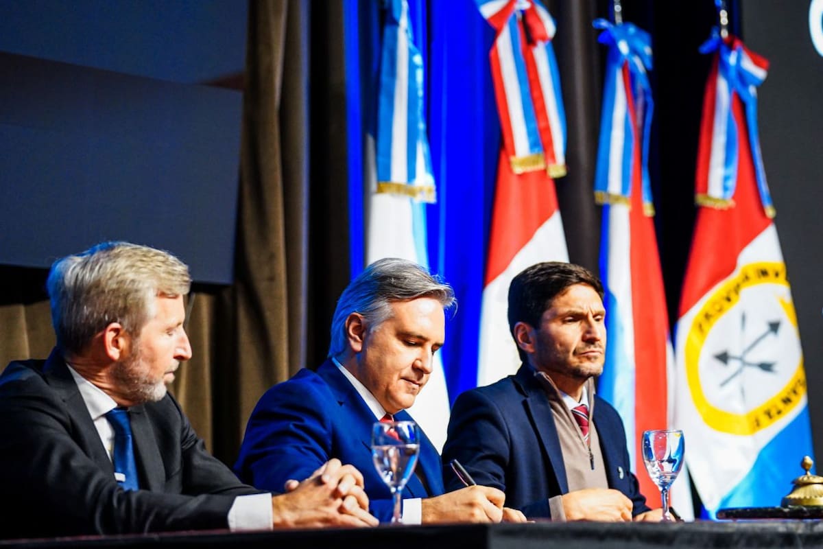 Los gobernadores de la Región Centro, Rogelio Frigerio, Martín Llaryora y Maximiliano Pullaro