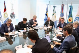 Los gobernadores vuelven a la carga por la obra pública en medio de la negociación por la reforma laboral