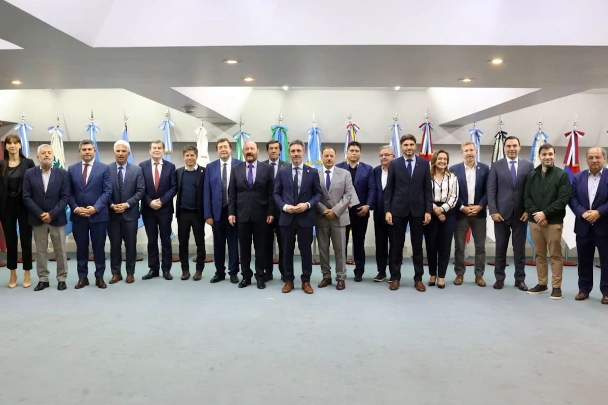 Los gobernadores, este martes, en el CFI, con Ignacio Lamothe en el centro de la imagen