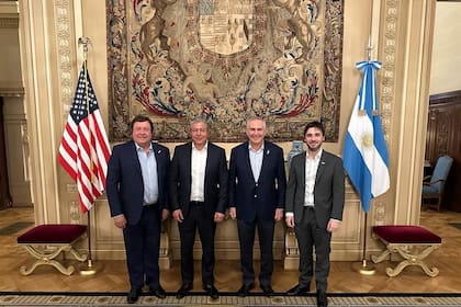 Los gobernadores Ignacio Torres (Chubut), Rolando Figueroa (Neuquén) y Alberto Weretilnek (RIo Negro) unificaron agenda ante el embajador de Estados Unidos, Marck Stanley