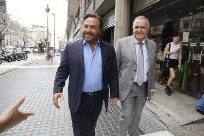Los gobernadores Osvaldo Jaldo (Tucumán) y Gustavo Sáenz (Salta) el jueves pasado, en Buenos Aires
