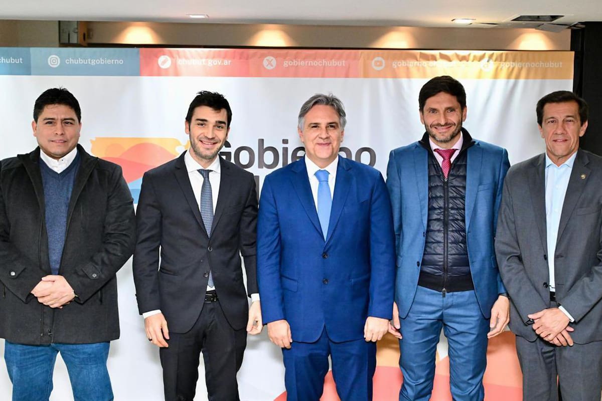Los gobernadores que ayer anunciaron un frente electoral para competir en las elecciones nacionales de octubre: Ignacio Torres, Chubut; Maximiliano Pullaro, Santa Fe; Martín Llaryora, Córdoba; Carlos Sadir, Jujuy; y Claudio Vidal, Santa Cruz