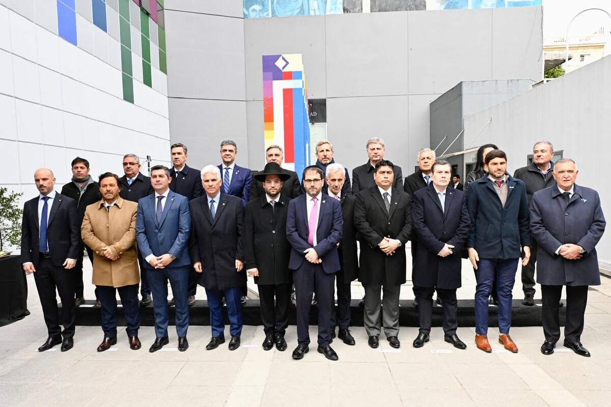 Los gobernadores que firmaron el compromiso por el esclarecimiento del atentado a la AMIA.