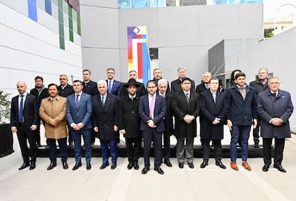 Los gobernadores que firmaron el compromiso por el esclarecimiento del atentado a la AMIA.