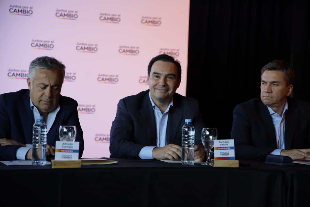 Los gobernadores radicales Alfredo Cornejo (Mendoza), Gustavo Valdés (Corrientes) y Leandro Zdero (Chaco)
