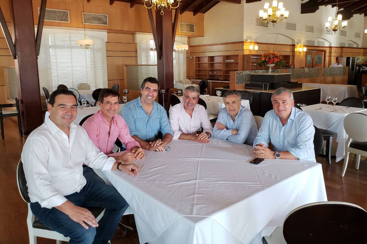 Los gobernadores radicales se reúnen en Corrientes con el foco en las elecciones