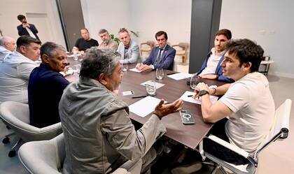 Los gobernadores Torres, Pullaro y Sadir recibieron a la cúpula de la CGT