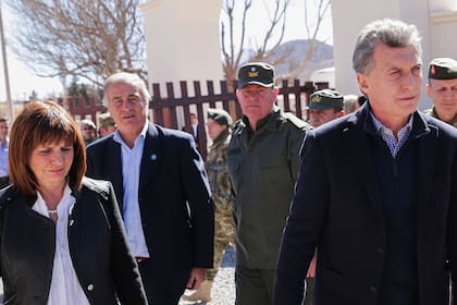 Los gobiernos de la Argentina y Bolivia apuntan contra Mauricio Macri y sus funcionarios, a quienes acusan de haber enviado armamento a Bolivia para consolidar la caída de Evo Morales