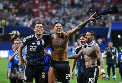 Los goleadores Enzo Fernández y Lautaro Martínez