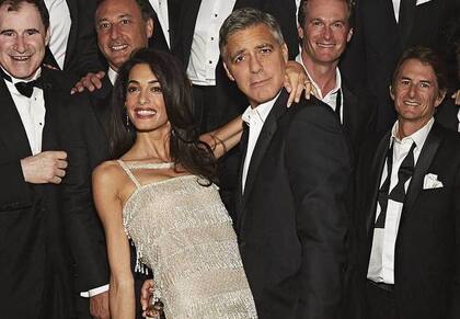 Los grandes amigos de George Clooney posan felices el día de la boda del actor con Amal, en septiembre de 2014