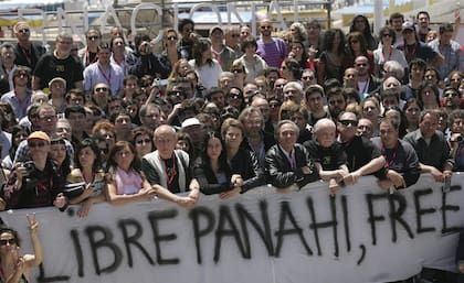 Durante la edición de 2011 del Festival de Cine de Mar del Plata se realizó una manifestación en apoyo al director iraní