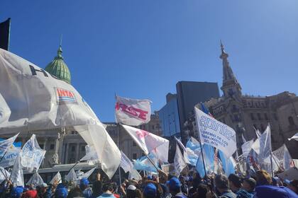 Los gremios de Apinta y ATE advirtieron que van a ir a la Justicia y señalan que la resolución 1240/2025 publicada hoy no tiene validez