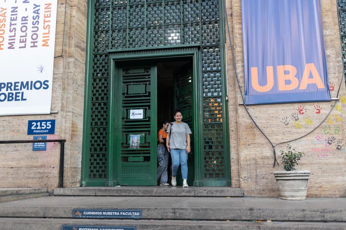 Los gremios docentes y no docentes de la Universidad de Buenos Aires (UBA) realizan este miércoles un nuevo paro de 24 horas