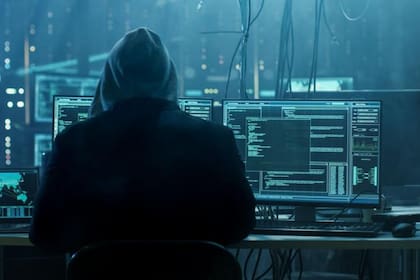 Los hackers representan una amenaza para los archivos y la seguridad informática de los usuarios (Archivo)
