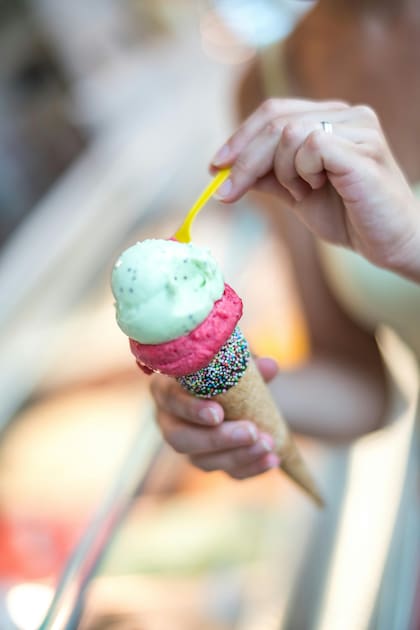 Los helados de crema tienen calcio, ya que contienen leche