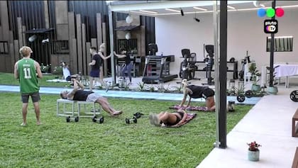 Los hermanitos entrenan con sus familiares