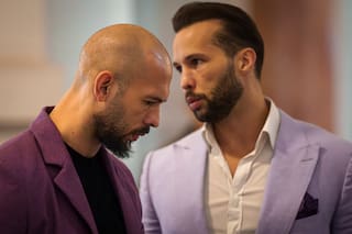 Detuvieron a los hermanos Tate, dos polémicos influencers acusados de violación, trata y explotación sexual