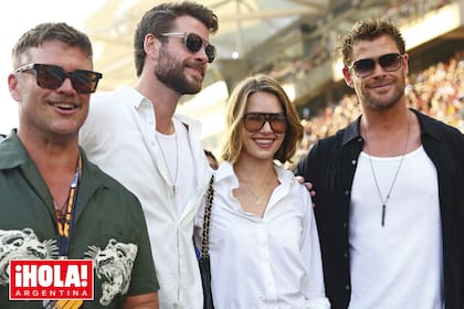 Los hermanos Chris, Liam y Luke Hemsworth causaron sensación a su llegada. Con ellos estaba también la modelo Gabriella Brooks, novia de Liam.