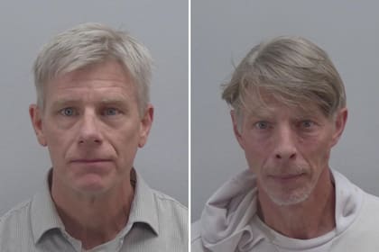 Los hermanos con ciudadanía estadounidense John Wilson Bennett (izquierda) y Mark Booth Bennett (derecha) fueron detenidos por un presunto plan para emboscar y asesinar a oficiales del ICE