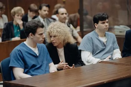 Los hermanos con su abogada en unos de los juicios en 1994