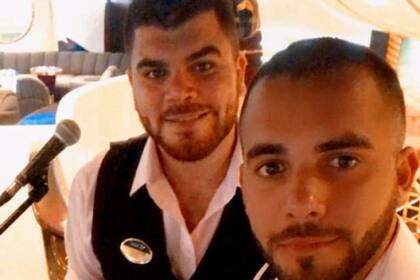 Los hermanos Giovos viven encerrados en Lisboa el crucero en el que trabajan, esperando la repatriación