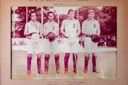 Los hermanos Heguy y los Harriott, grandes glorias del Coronel Suárez Polo Club.