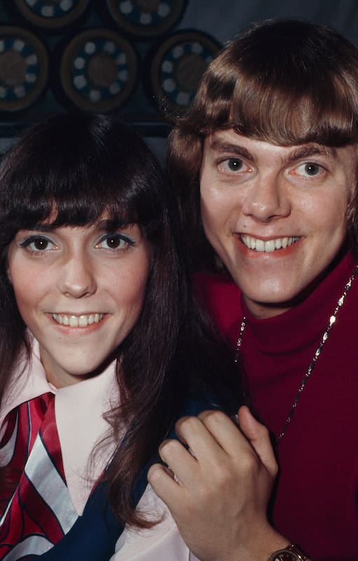 Los hermanos Karen y Richard Carpenter marcaron a fuego a una generación; “Top of the World” parece describir lo que estaban viviendo en el momento de su mayor éxito