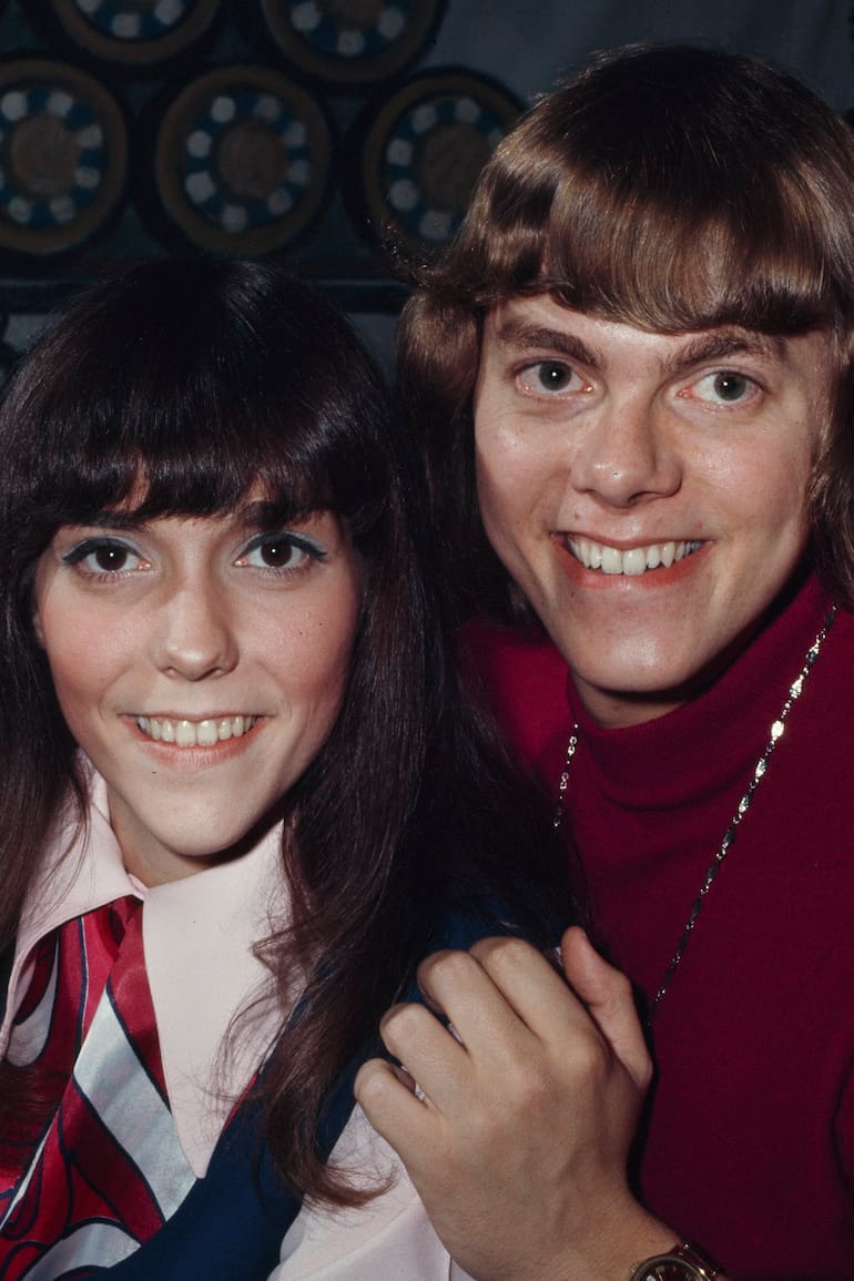 Los hermanos Karen y Richard Carpenter marcaron a fuego a una generación; “Top of the World” parece describir lo que estaban viviendo en el momento de su mayor éxito