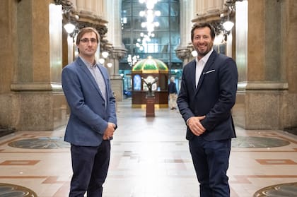Los hermanos Miqueas y Tomás Thärigen llevan más de dos décadas desarrollando actividades turísticas y culturales dentro del Palacio Barolo