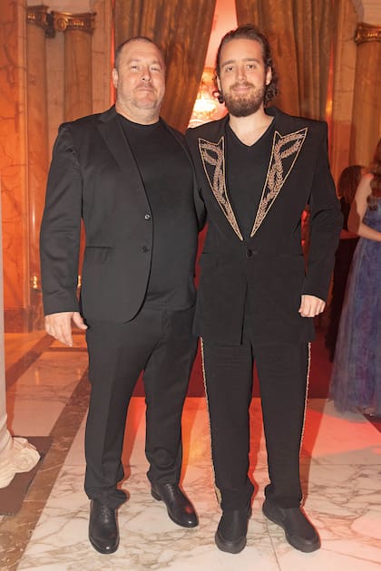 Los hermanos Piñeyro. Andrés, fruto del primer matrimonio de Enrique con la diseñadora gráfica Clara Ezcurra, junto a Theo, el hijo que tuvo con Carla, que es actor y especialista en doblaje