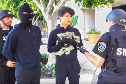 Los hermanos Stokes simularon varios robos para ganar popularidad en Youtube: ahora podrían ir a la cárcel con una condena de hasta 4 años