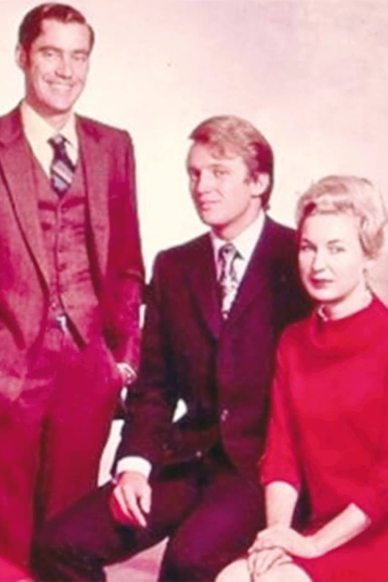 Los hijos de Fred Trump y Mary Anne MacLeod: Robert, Elizabeth, Fred Jr, (a la izquierda) Donald y Maryanne
