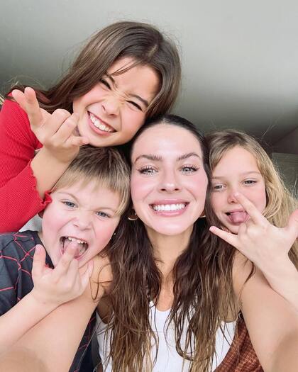 Los hijos de la China Suárez van a la escuela en Capital, cerca del departamento que tiene ella en el barrio porteño de Palermo (Foto: Instagram @sangrejaponesa)