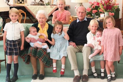 Los hijos de los duques de Cambridge le dicen a su bisabuela “Gan-Gan”, tal como su abuelo Carlos de Gales llamaba a la Reina Madre