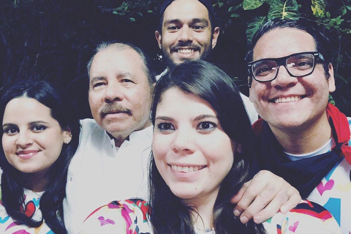 Los hijos del presidente de Nicaragua Daniel Ortega, Luciana (izquierda), Camila (centro) y Maurice (derecha) administran Canal 13 y las operaciones de noticias del Canal 2